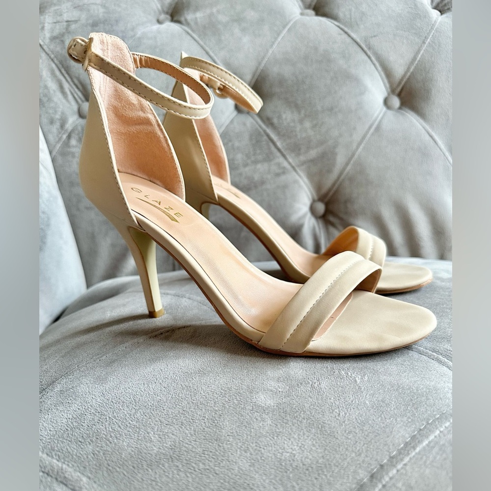 Sandals - Picture 4 of 6